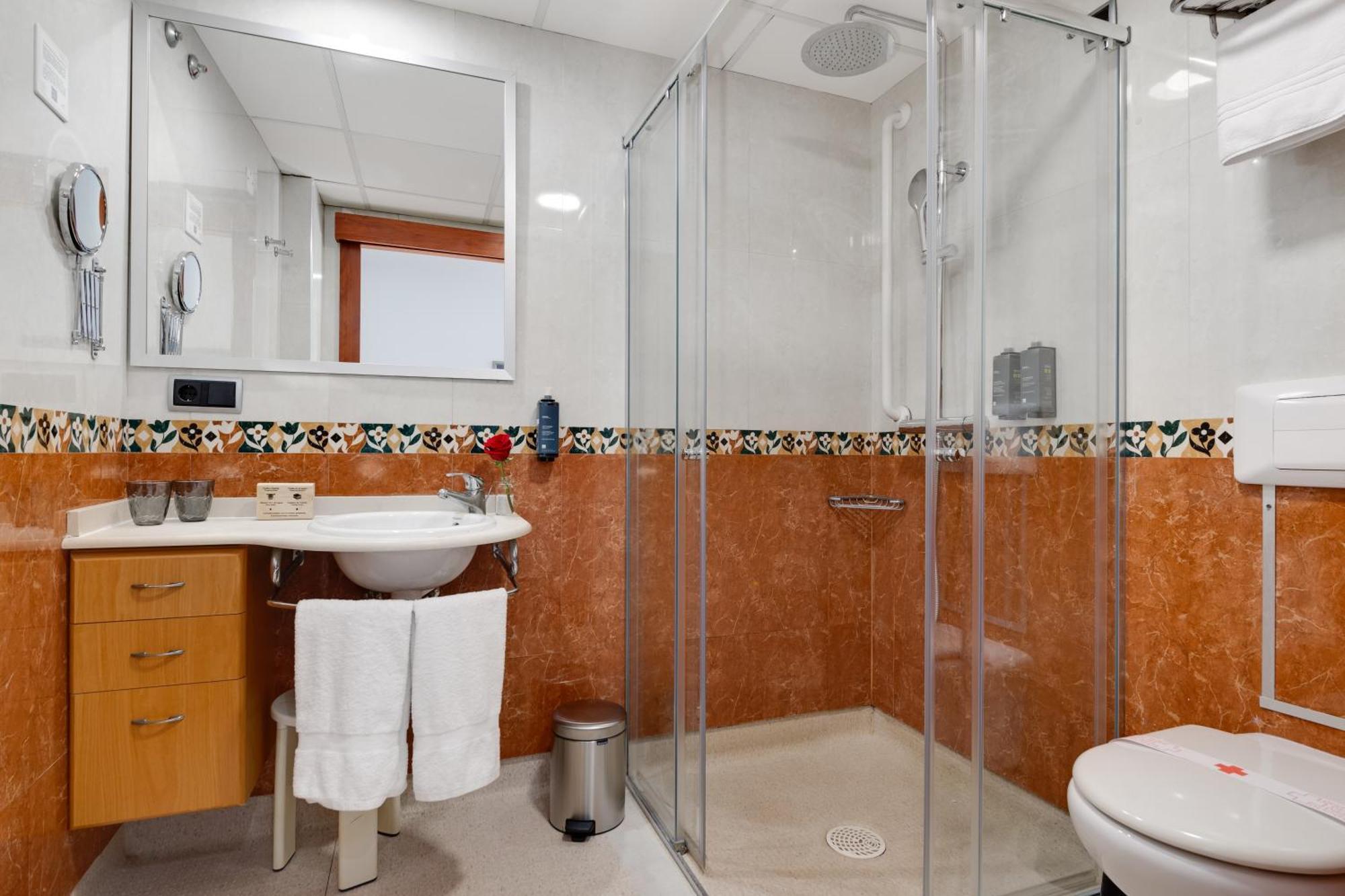 Double or Twin Room with Garden Access,1602950343:JPEG